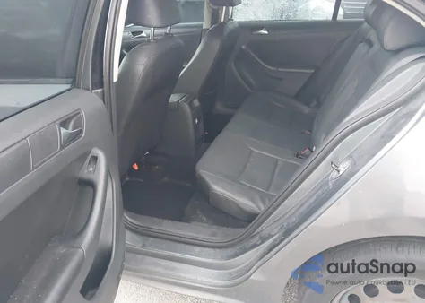 2011 Volkswagen Jetta 2.5L Se z USA, uszkodzony, nr VIN 3VWDZ7AJ3BM322281